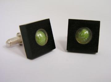 Cuff Links Ebony, Emerald Nerites : $106