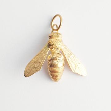 Solid 22ct Yellow Gold Honey Bee Pendant.